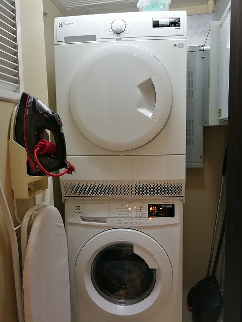 <p>洗濯機と乾燥機<br />
新しくなって使いやすい</p>