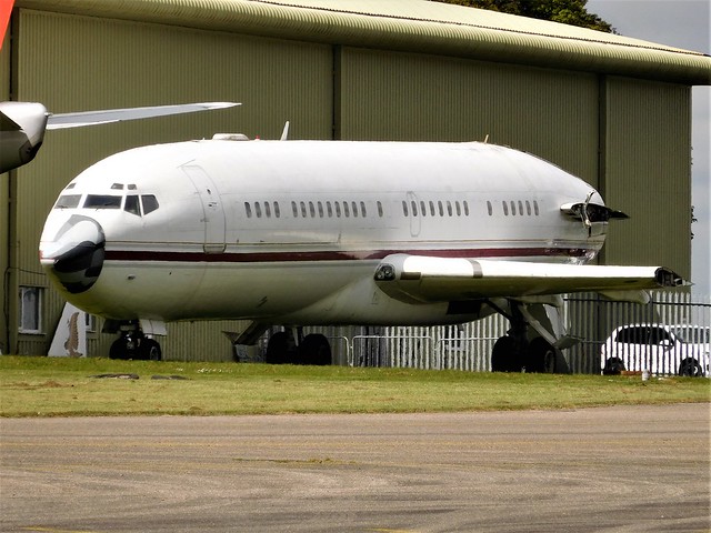 VP-CMN Boeing 727-46