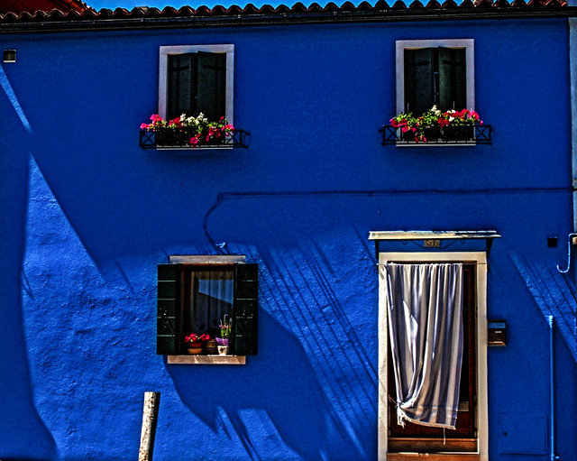 La casa blava,La casa azul, The Blue House (Mayo 2013,Burano,Italia)