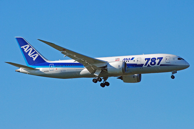 ANA Boeing 787 JA813A