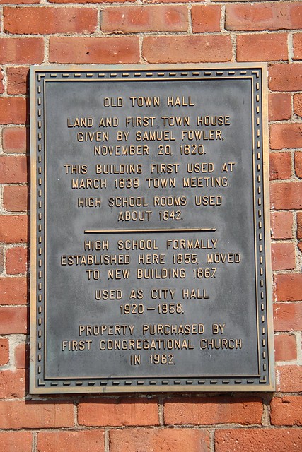 Memorial Town Hall (Lee, Massachusetts)