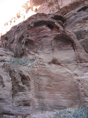 Funky rock shapes and coloring in Petra