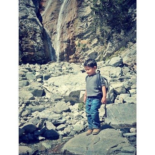 A couple of firsts today. First real hike. First waterfall. His appreciation for nature amazes me. #ig_kids #kidsofinstagram #hiking #mtbaldy #nature #exploremore #explorers #adventure #photolife | by ulicesdeltoro