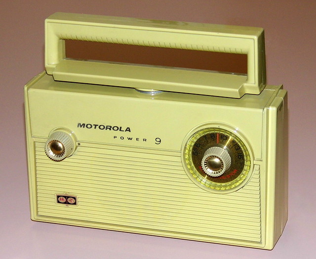 Vintage Motorola Transistor Radio, Model L13W, AM Band, 7 Transistors, Rotating Handle/Antenna, Made in the U.S.A., Circa 1959