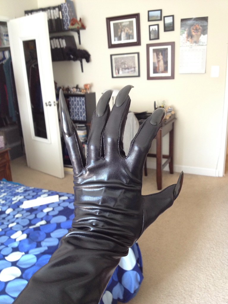 Catwoman Gloves | mykeyII | Flickr