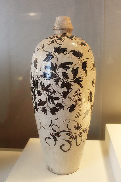 北宋-金磁州窑花鸟纹梅瓶| 北宋-金，磁州窑。 | Yuan Ma | Flickr