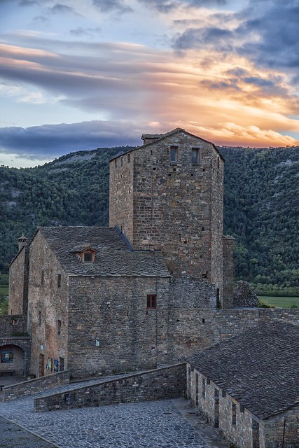 Castillo de L'Aínsa, Comarca del Sobrarbe, Huesca  - (Explore XXVII, #394 May 17, 2014)