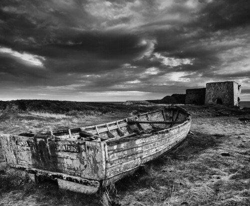 olympus omd em1 boat sunset scotland boddinpoint decay sky clouds rust limekiln mono monochrome blackandwhite