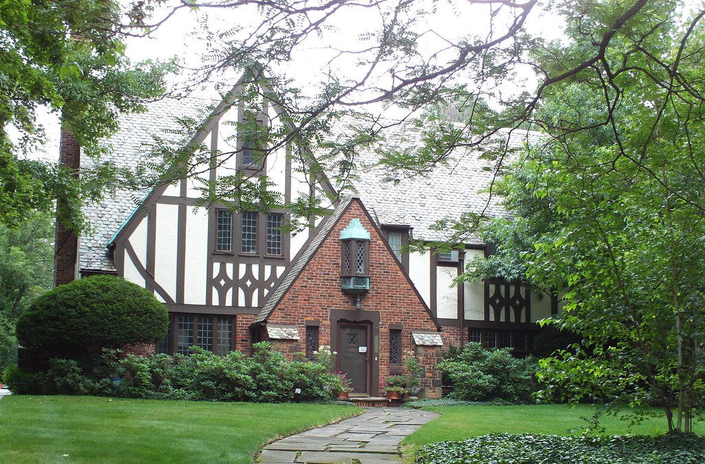 Shaker Heights Ohio (Cleveland) Shelburne Road Tudor manor