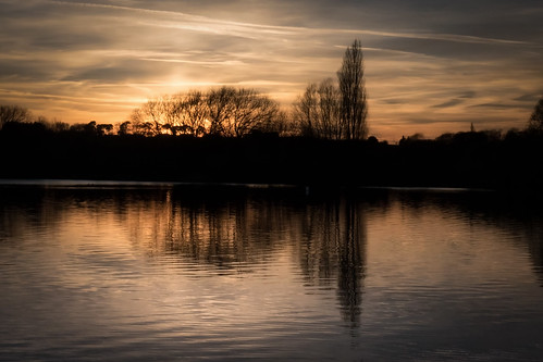 watermeadcountrypark tree kinglearlake cloud water leicestershire lake reflection sunset