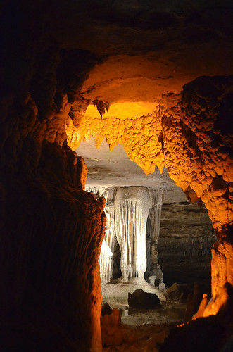 underground caves missouri stalactites stalagmites springfieldmissouri