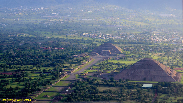 Teotihuacan, Mexico: Pyramid of the Sun in the foreground and Pyramid of the Moon in the background