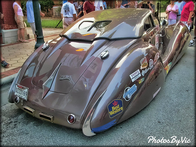 #77 '37 Bugatti Atlantic Tribute Car 2