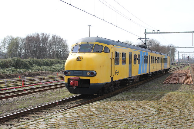 NSM treinstel 876 te Vlaardingen Centrum 26 maart 2017