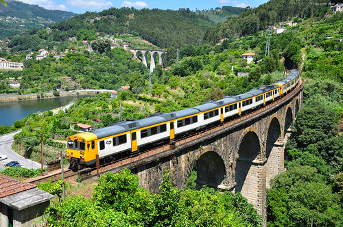 Inter-Regional 865. Ribadouro. Portugal. 🇵🇹 by Pablo Nieto Abad, Doble composición de 592 en servicio Inter-Regional Porto Campanha - Régua sobre uno de los vistosos