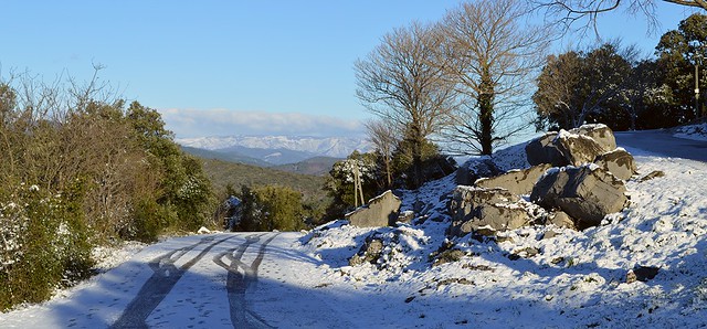 Episode neigeux surprise sur Alès, hauteurs de la ville et colline de l'Ermitage