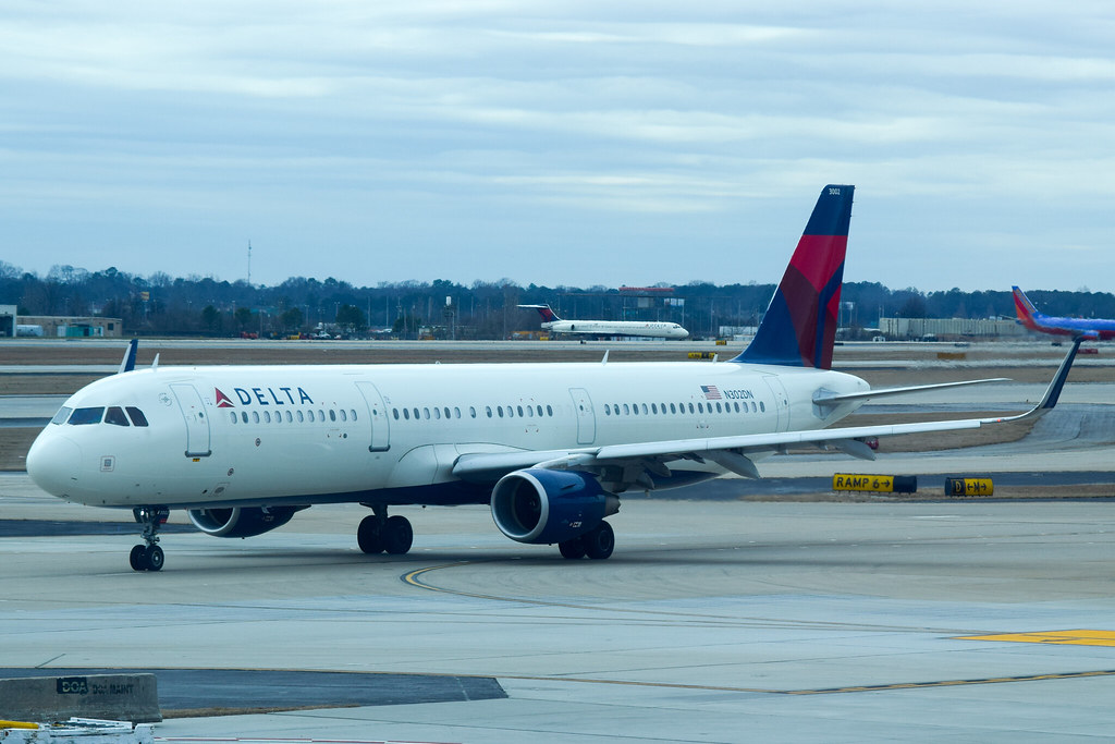 Delta Air Lines / Airbus A321-211 / N302DN | egccphotography | Flickr
