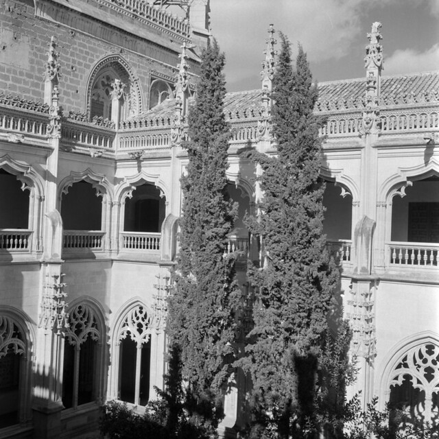 San Juan de los Reyes en Toledo en los años 50. Fotografía de Nicolás Muller  © Archivo Regional de la Comunidad de Madrid, fondo fotográfico