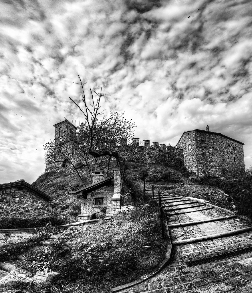Castello di Pompeano 2  (Pompeano Castle 2)