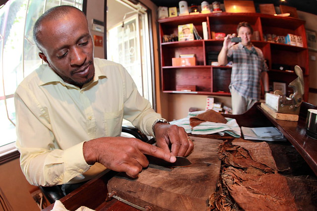Cuban Cigar Master Roller