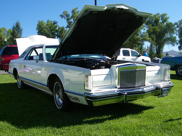 1975 Lincoln Continental Mark V