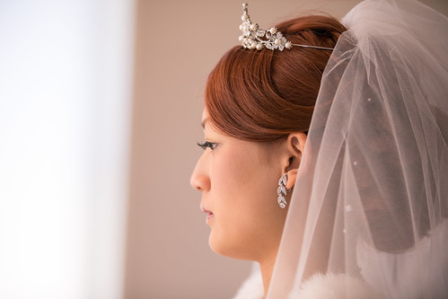 img14160 20s asianethnicity canonef70200mmf28lisiiusm chiba japan japaneseethnicity narita beauty bride ceremony cerenity chapel charming cheerful closeup concentration crown dress earing enjoying face formal happiness horizontal hotel humanface indoors party portrait sideview togetherness twopeople wedding weddingdress woman youngadult naritashi chibaken jp