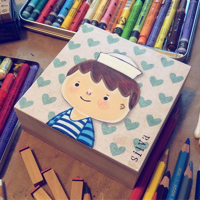 Nice to be able to draw and paint today🎉✏️! This little #sailor⚓ is just about done and ready for a few coats of varnish! . . . . . . . . #illustration #nauticalArt #painting #mixedmedia #artpanel #cradleboard #acrylicpainting #carandac