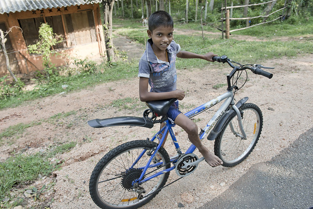 SL039 Boy cyclist - Anuradhapura  14 - Sri Lanka
