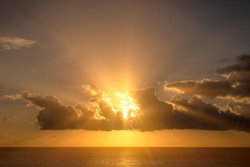 barbados britishvirginislands clubbarbados vacation sunset ocean caribbean sea sun clouds sunrays crepuscularrays orange