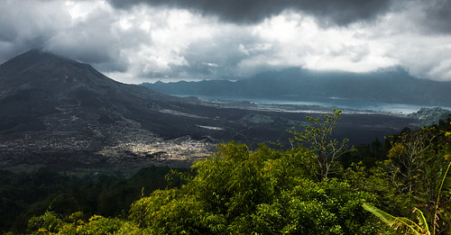 lake storm rain clouds volcano landscapes dramatic batur mtbatur landscapesa baliubudindonesia
