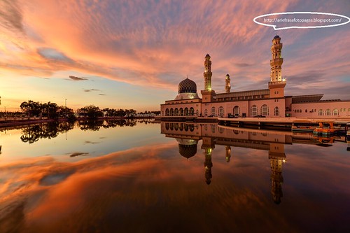 sunset reflection beautiful religious worship cloudy minaret prayer mosque sabah likas