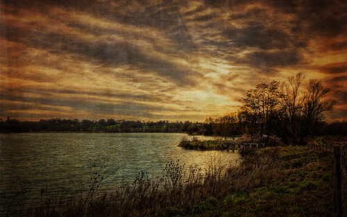 sunset soleilcouchant coucherdesoleil saintdenislesbourg veyle lac texture