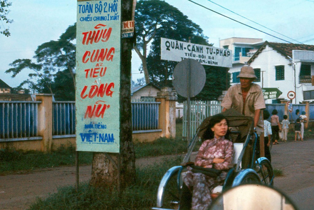 Saigon 1965 - QUÂN CẢNH TƯ PHÁP, cạnh ngã ba Chi Lăng-Ngô Tùng Châu (nay là ngã ba Phan Đăng Lưu-Nguyễn Văn Đậu)