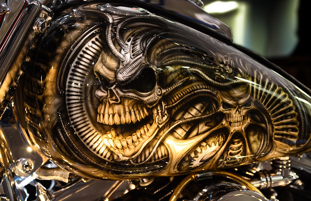 Alien Skull Tank Art