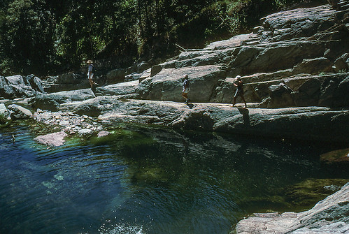 water creek canon rocks hiking slide bushwalking scanned 1989 hikers rockpool scannedslide conondale bushwalkers summercreek scbwc