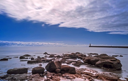 longexposure sea cloud lighthouse beach bay coast pier rocks king north edwards tyneside tynemouth slowexposure kingedwardsbay