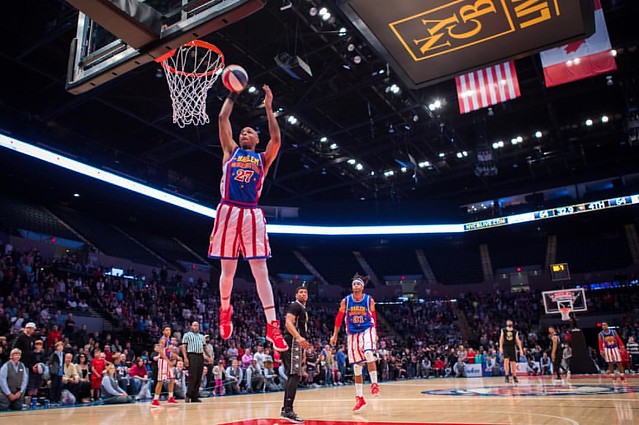 The @harlemglobetrotters slamming it down at the Nassau Coliseum!    #harlemglobetrotters #nassaucoliseum #nycblive #basketball #sportsphotography #sports #harlemglobetrotters #entertainment #slamdunk #longisland #instagram #event #picturethisproductionno