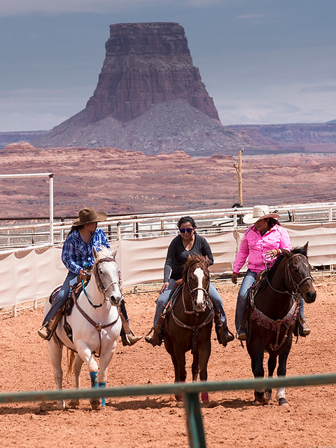 Navajo Cowgirls