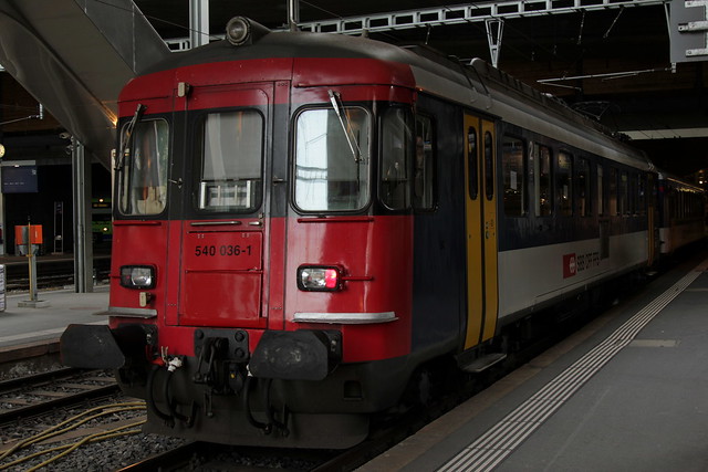 SBB Triebwagen RBe 540 036 - 1 ( Ehemals RBe 4/4 1438 - Hersteller SIG - BBC - MFO - Inbetriebnahme 1964 ) am Bahnhof Bern im Kanton Bern der Schweiz