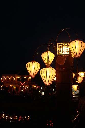 Lanterns on a bridge | Lanterns everywhere! Hoi An, Vietnam | oh ...