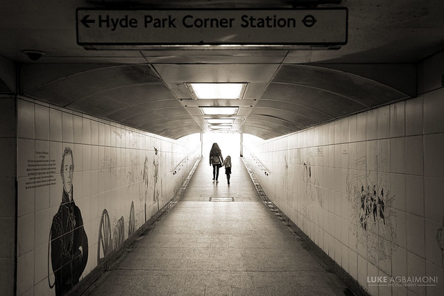 Mother & daughter leave Hyde Park Corner Station