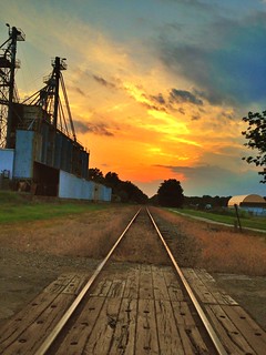Going to #workout this happened. #sunset #sunsetsofflickr #railroad #traintracks #skyline #cloudporn #cloudpoker #clouds