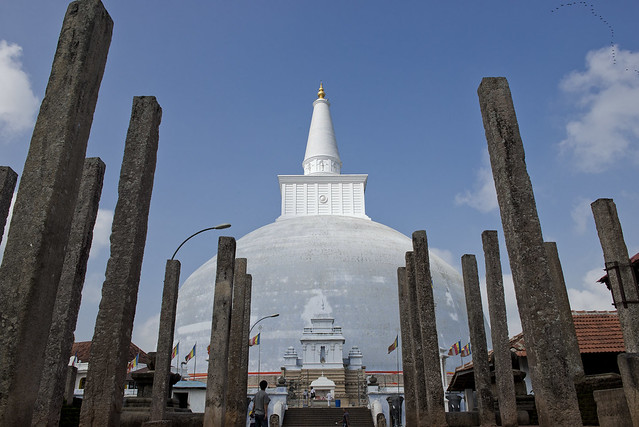 SL026 Ruwanweliseya Stupa - Anuradhapura 01 - Sri Lanka