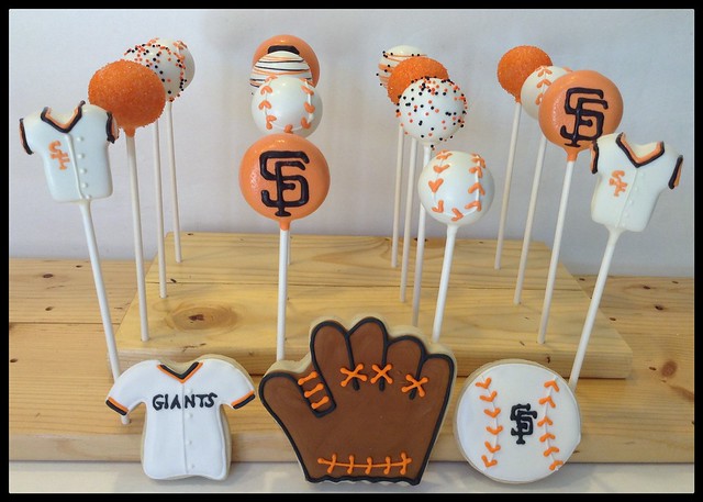 SF Giants inspired cake pops and cookies