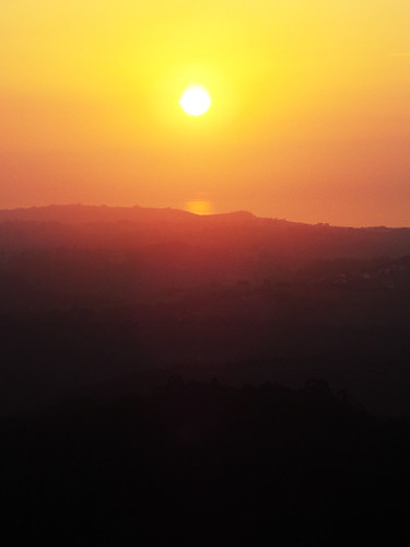 Puesta de sol / Sunset by Rubén Díaz Caviedes, En la ermita de San Esteban, en Monte Corona / In San Esteban chapel in Monte Corona, Cantabria, Spa