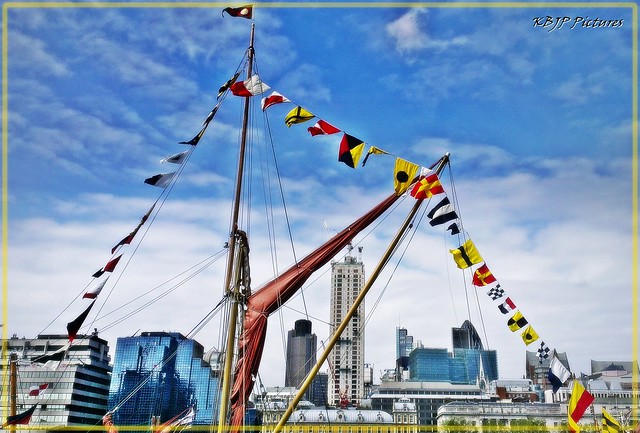 Thames Barge & Flags 01
