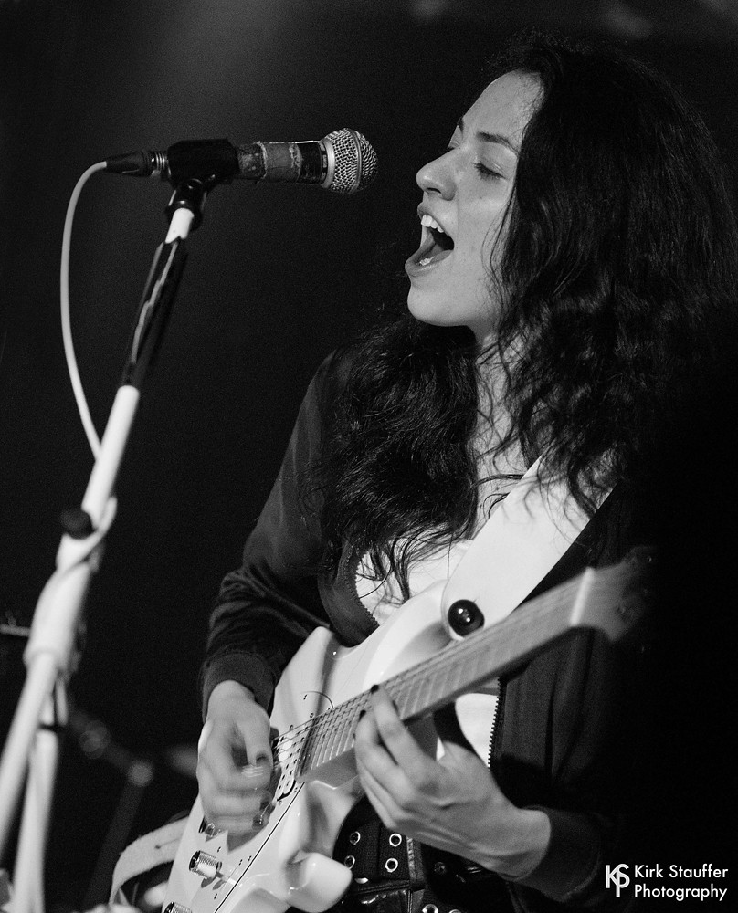 MUNA @ Sunset Tavern | Josette Maskin of MUNA performs on Fe… | Flickr