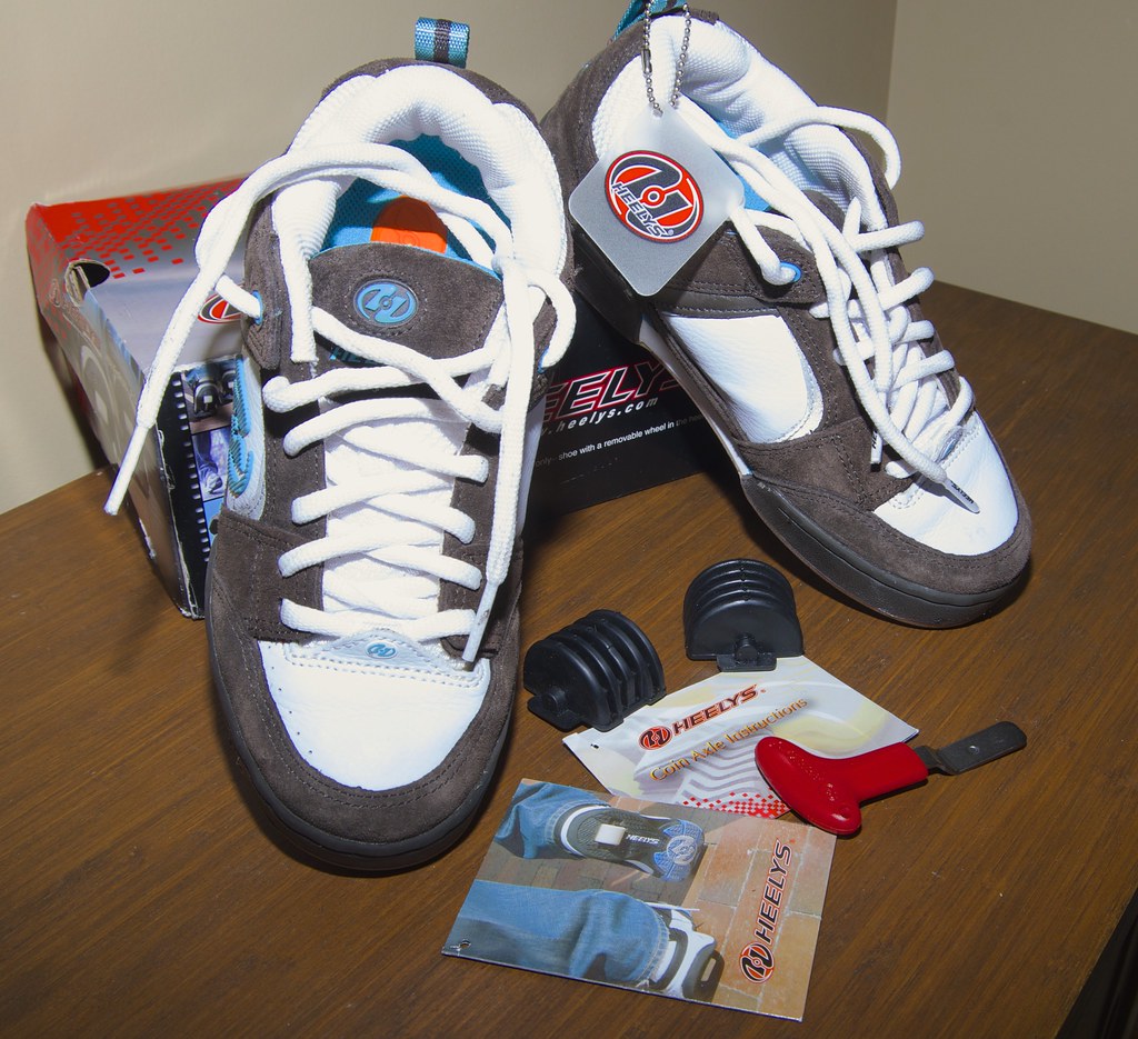 Heelys Coin Axle Skate Shoe  - 01