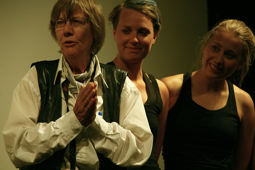 Gerd Brantenberg tackar uppsättningen av Egalias Döttrar… | Flickr
