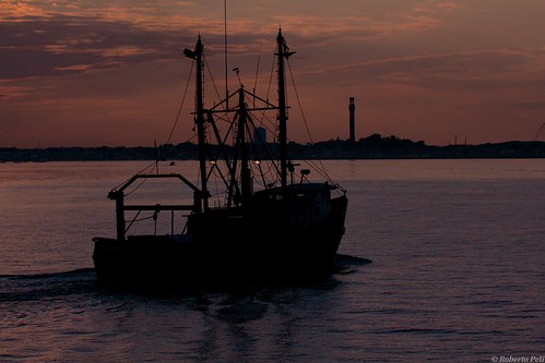 Back to home by McPeluz , New York & Boston Discovery - USA - Provincetown Tourtravel sunset usa boston boat fishing dusk